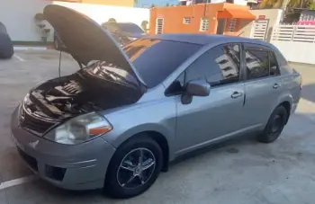 Carro nissan versa 2010 en santo domingo dn