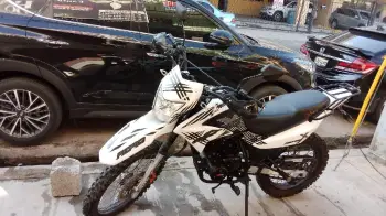 Motor marca x-1000 año 2021.