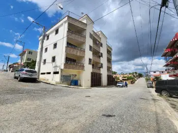 Edificio completo en la charles de gaulle proximo a la sirena