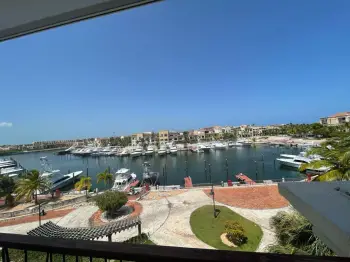 Vendo en la marina de cap. cana apartamento de lujo  375 mt amueblado