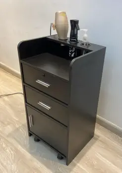 Mueble organizador para salón estación negra con 3 gavetas usada-como