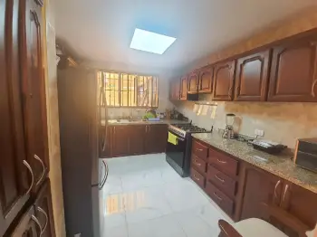 Vendo excelente casa de 2 niveles en zona residencial en la independen