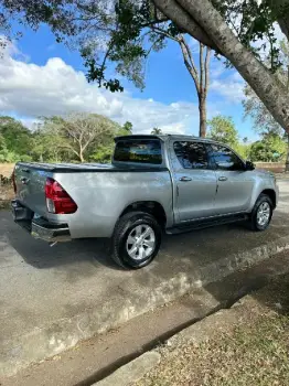 Toyota hilux srv 2018 · financiamiento disponible✅