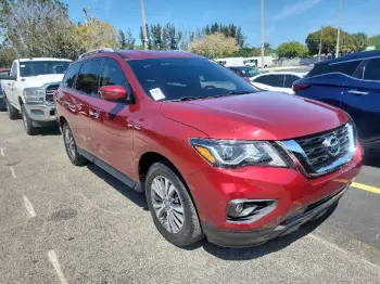 Nissan pathfinder sv 4x4 2018 recien importada clean carfax