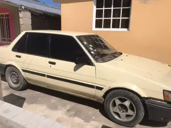 Toyota corolla 86 en la vega