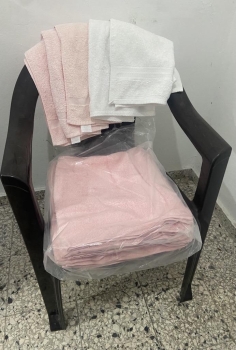 Lote de 31 toallas para salon de belleza blancas y rosadas hay nuevas