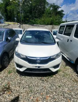 Honda fit hybrida 2018  en santo domingo este