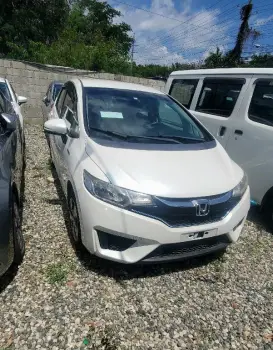 Honda fit hybrida 2018  en santo domingo este