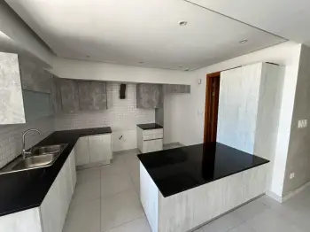 Apartamento en alquiler en el evaristo morales próximo a la churchill