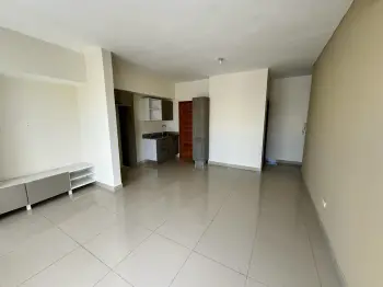 Vendo acogedor apartamento en torre en la zona universitaria.