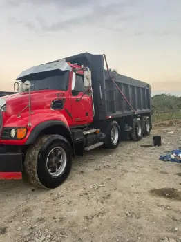 Vendo camión mack granite