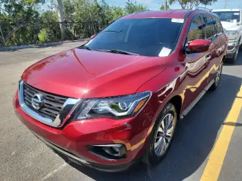 Nissan pathfinder sv 2018 clean carfax recien importada