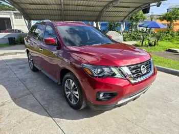 Nissan pathfinder sv 4x4 2018 clean carfax recien importada
