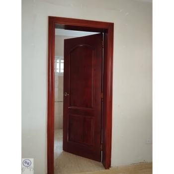 Puertas en madera de caoba