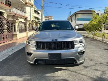 Jeep grand cherokee altitude 2018 4x4