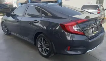 Honda civic negro  en santo domingo este