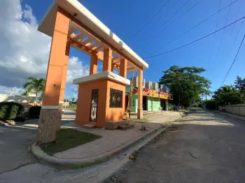 Vennta de solares a bordes de avenidad en villa mella