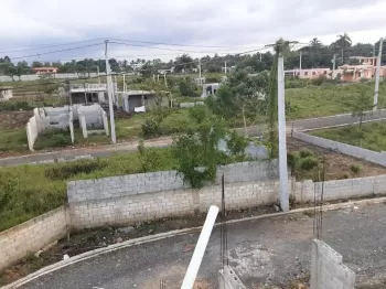 Solar de 200 metros en el residencial  de villa mella