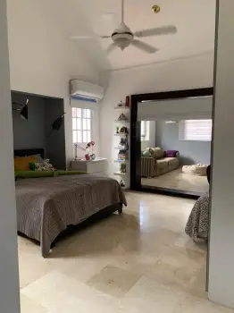 Venta de casa en arroyo hondo viejo.