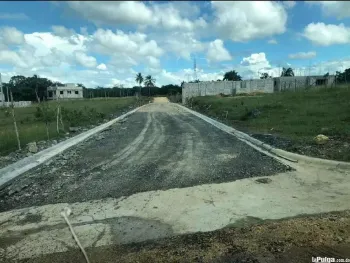 Solar de esquina de 135 metros en residencial de villa mella