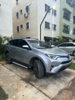 Toyota rav4 2018 le en excelentes condiciones