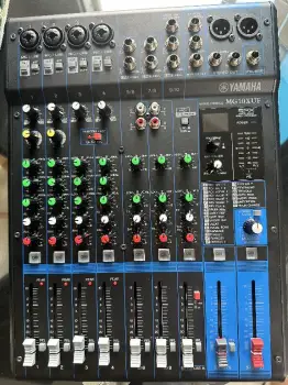 Consola yamaha mg10xuf con efectos e interfaz usb! oportunidad!