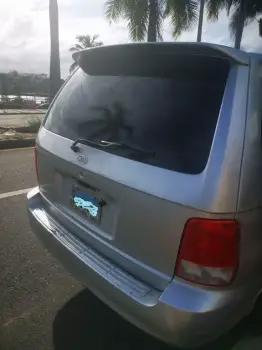 Vendo mi kia sedona 2005 de oportunidad