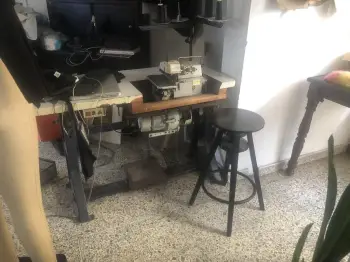 Máquina industrial overlock mero 5 hilos 2 agujas marca sundia