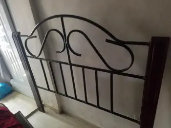 Espaldar hierro forjado y madera de calidad