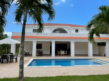Villa sin amueblar metro country club juan dolio