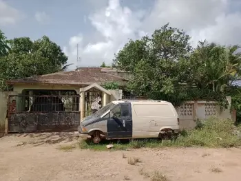 Casa en brisas del mar cerca del vivero manengo