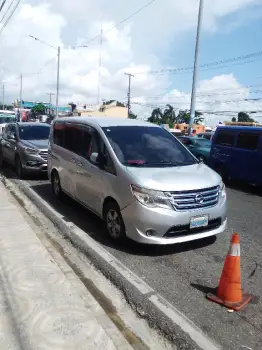 Nissan serena 2015