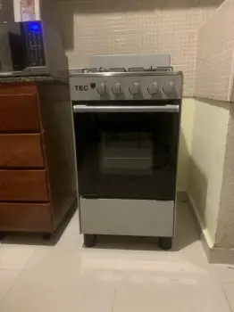 Estufa tec 20” venta cuatro hornillos y horno full nuevo