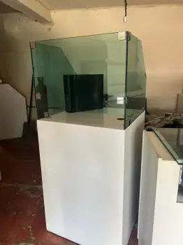 Trameria de reposteria moviliario estanteria vitrinas