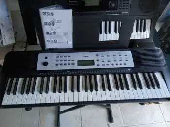Piano yamaha ypt-270-61teclas