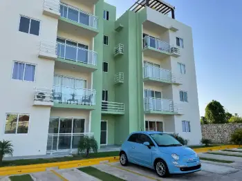 Apartamento con terraza 4to  piso en punta cana