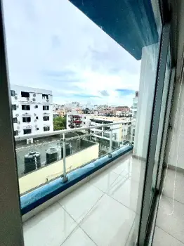 Rento apartamento de 1 habitación en torre moderna en el millón con li