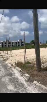 Propietario vende solar de 1000.00m2 @ 130 el m2. con proyecto de apts