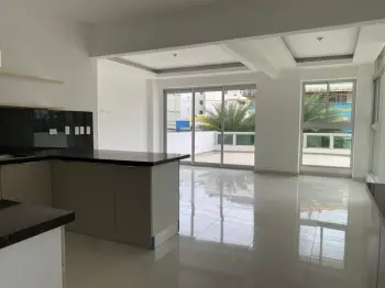 Venta de apartamento de 3 habitaciones en renacimiento
