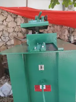 Maquina de forme para fabricar ductos de sin