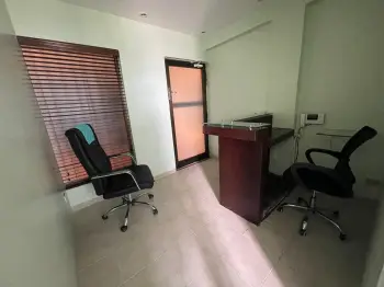 Alquiler local oficina amueblado