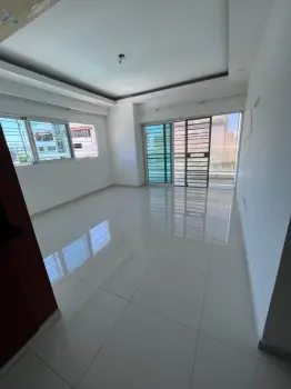 Apartamento en renta piso alto en evaristo morales