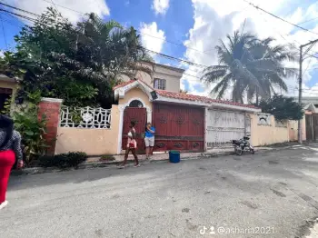 Casa en venta a 2 minutos de la sirena en santo domingo norte en el se