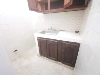 Rento habitación vacía sin parqueo sin Área de lavado av romulo betanc