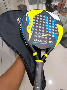 Gran variedad de palas de padel nuevas profesionales