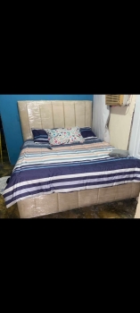 Elegante base de cama