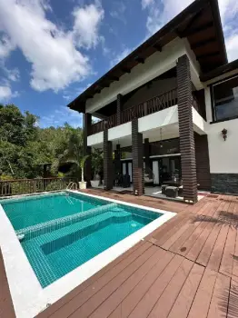 Exclusiva propiedad de 2 casas en venta