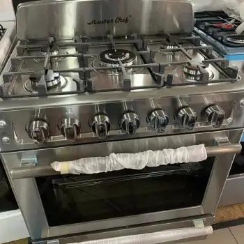 Estufa mÁster chef 5 hornillas  en santo domingo oeste