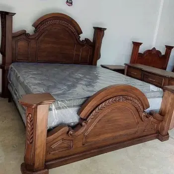 Juego de habitación en caoba en santo domingo oeste