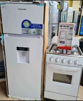Combo nevera de dos puertas con dispensador de agua de 8 pies cúbicos